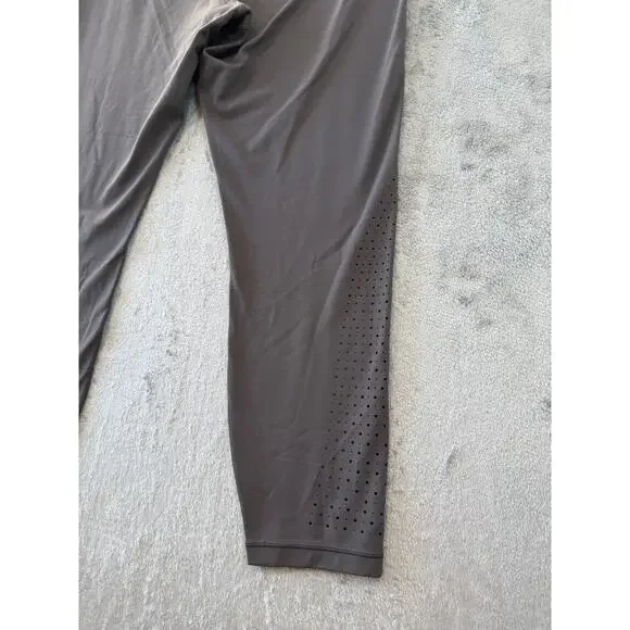 Athleta Gray Women's‎ Leggings Size Large Cropped (22" inseam) Workout - Picture 7 of 7